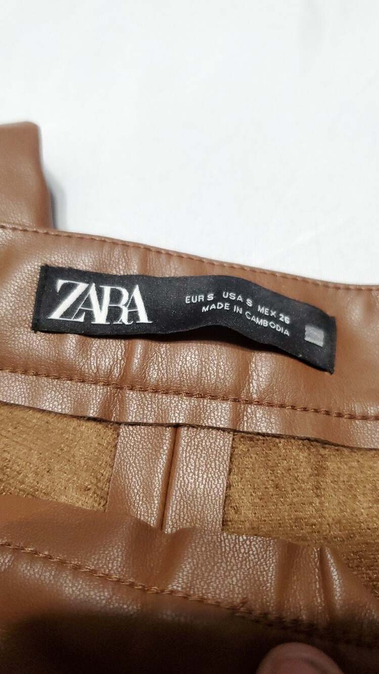 Zara Faux Leather Flared Leggings with Zippers - Picture 3 of 5